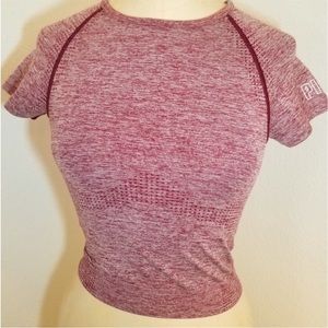 Pink Victoria's Secret / Size: SMALL / Crop Top
Short Sleeve / Perfect condition